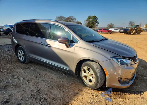 2017 Chrysler Pacifica Touring L Plus из США, поврежденный, VIN 2C4RC1EG5HR537815